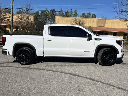 Used 2022 GMC Sierra 1500 Elevation image 2
