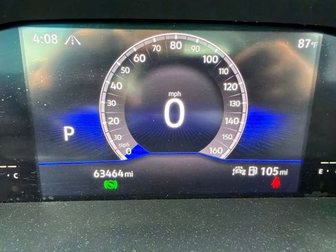 Used 2023 Volkswagen Jetta SE w/ Panoramic Sunroof Package FWD image 2