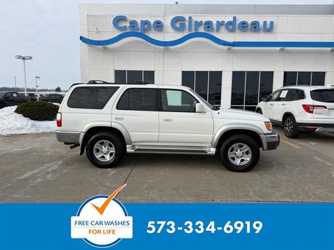 Used 2001 Toyota 4Runner SR5 image 1