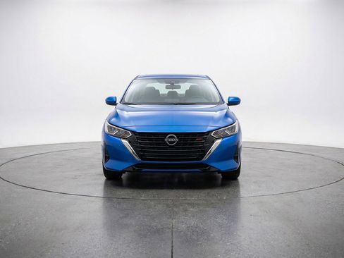 Used 2025 Nissan Sentra SV image 2