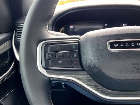 Used 2023 Jeep Wagoneer L Series III w/ Preferred Equipment Group image 23