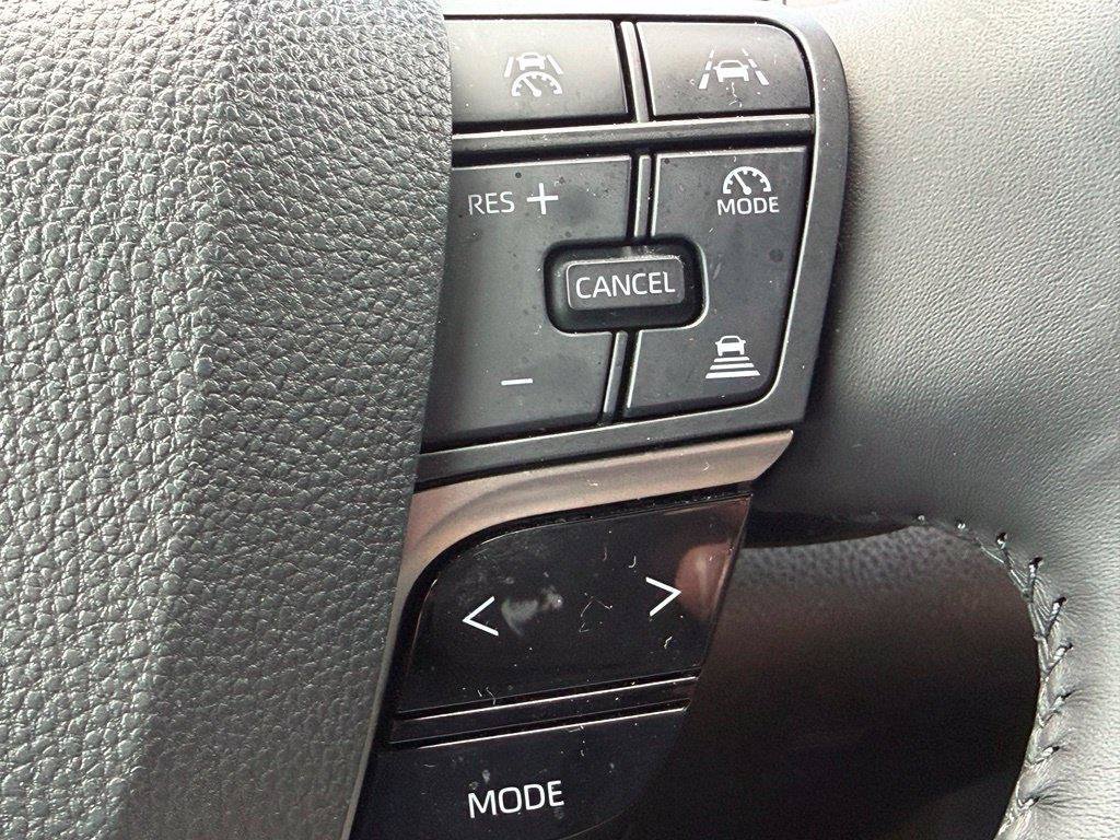 Used 2025 Toyota Camry XSE FWD image 19