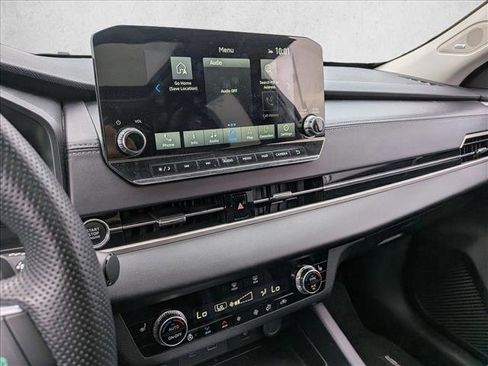 Used 2024 Mitsubishi Outlander SEL image 12