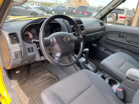 Used 2004 Nissan Xterra XE image 10