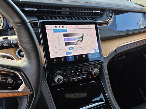 Certified 2023 Jeep Grand Cherokee L Summit image 12