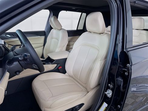 New 2025 Jeep Grand Cherokee Limited w/ Luxury Tech Group II image 22