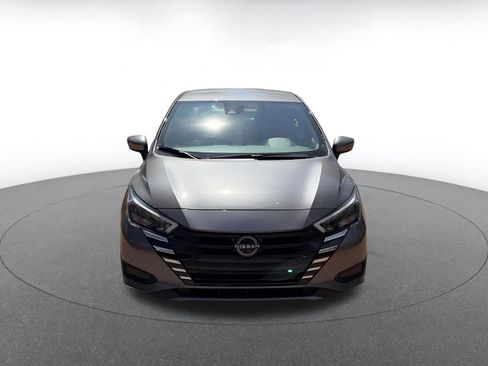 Used 2025 Nissan Versa SV image 4