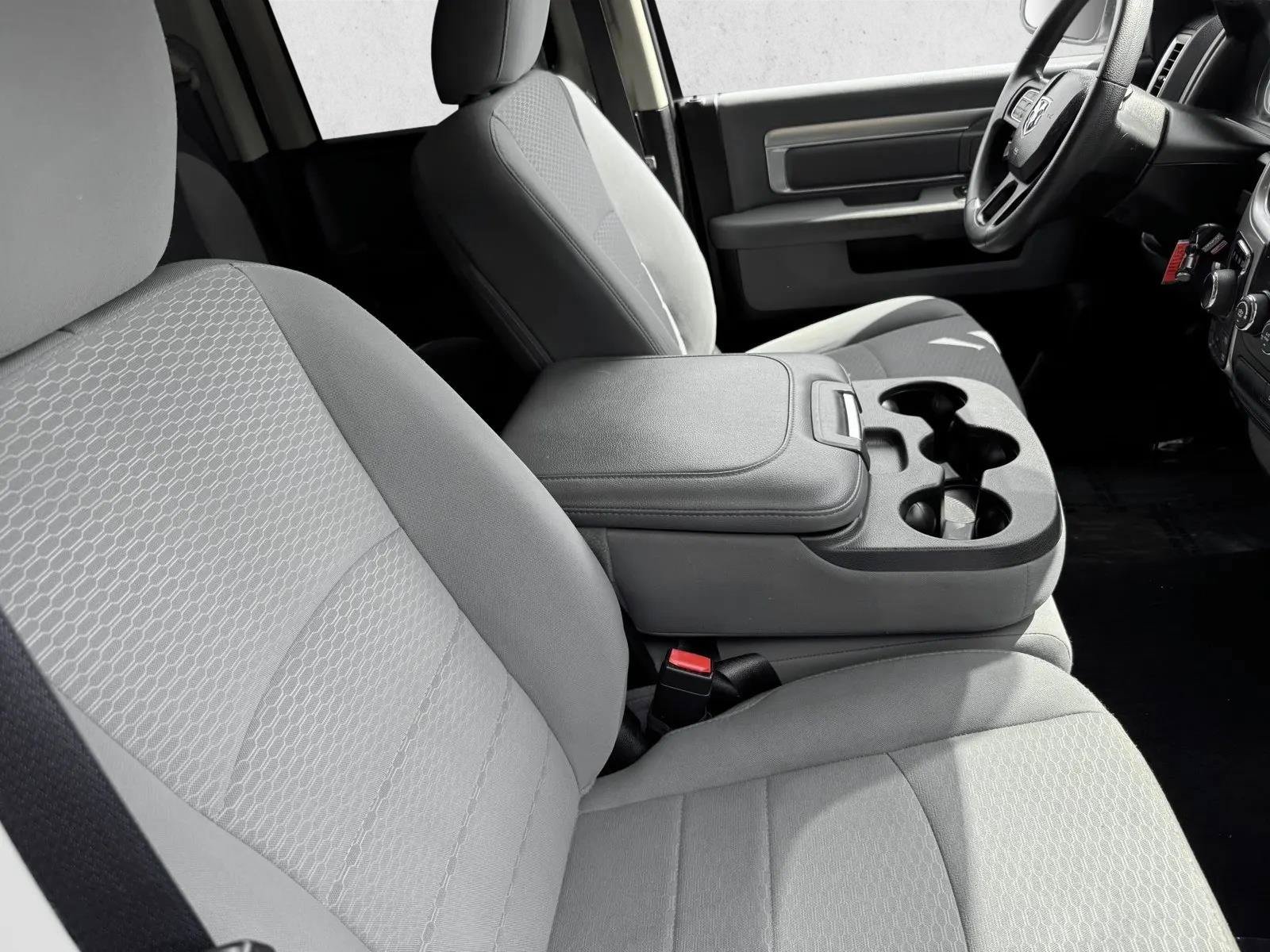 Used 2019 RAM 1500 Classic SLT AWD/4WD image 19