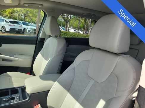 Used 2024 Kia Sorento S w/ Panoramic Sunroof Package FWD image 22