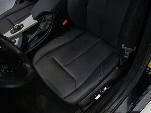 Used 2017 BMW 320i xDrive Sedan image 28