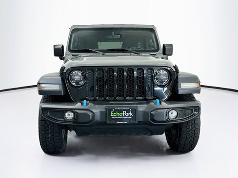 Used 2023 Jeep Wrangler Unlimited w/ Cold Weather Group AWD/4WD image 2