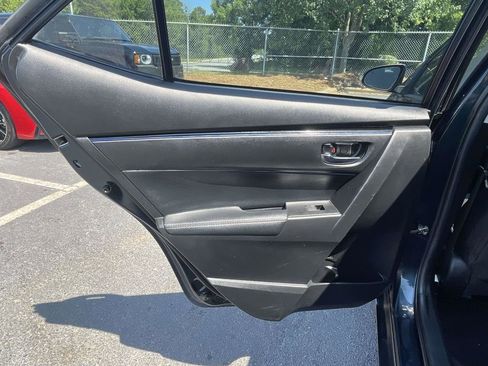 Used 2019 Toyota Corolla SE w/ SE Premium Package FWD image 17