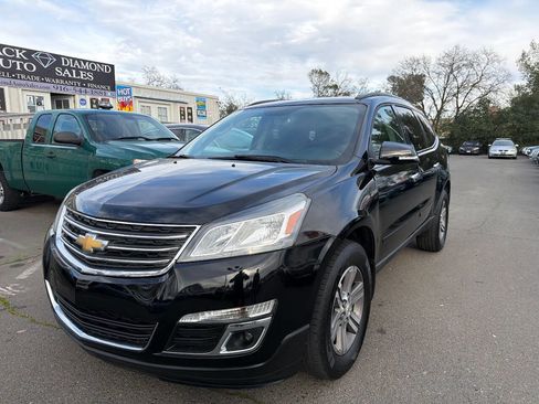 Used 2017 Chevrolet Traverse LT AWD/4WD image 3