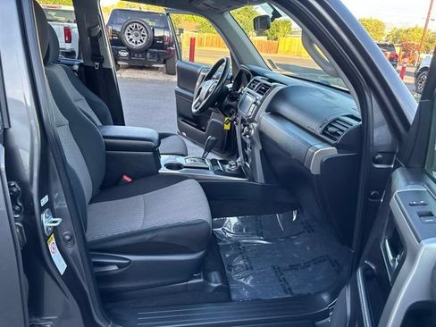 Used 2019 Toyota 4Runner SR5 AWD/4WD image 38