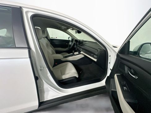 Used 2025 Honda Accord LX image 29