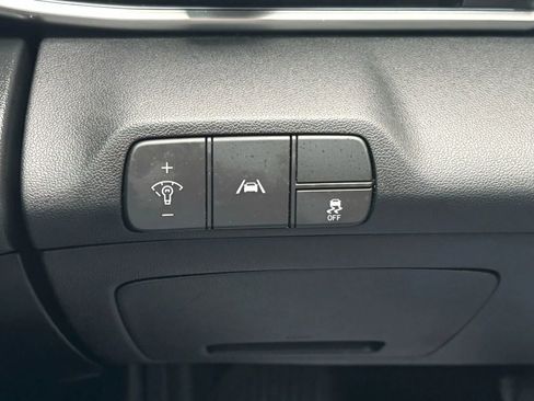 Used 2023 Hyundai Elantra Limited image 49