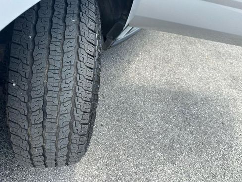 Used 2019 Chevrolet Suburban LT AWD/4WD image 17