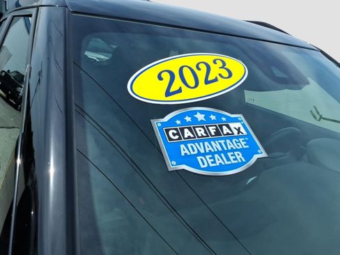 Used 2023 Chevrolet TrailBlazer RS w/ Sun and Liftgate Package AWD/4WD image 9