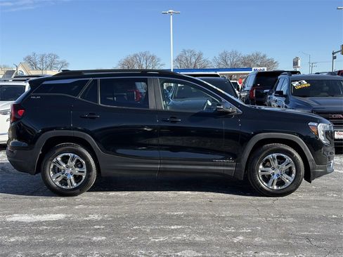 Used 2022 GMC Terrain SLE w/ Driver Convenience Package image 9
