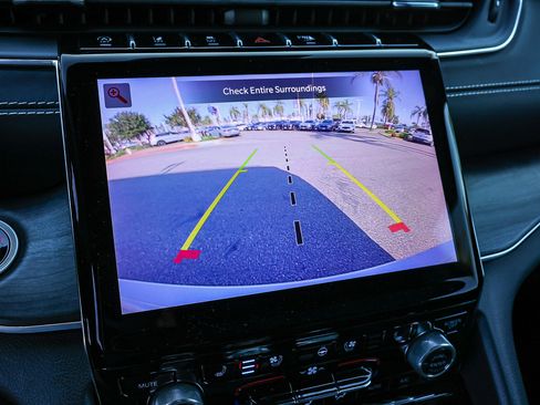 Used 2022 Jeep Grand Cherokee Overland image 6