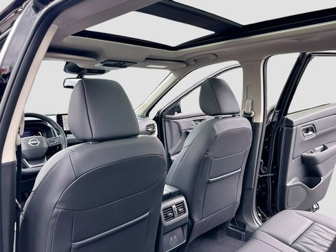 New 2025 Nissan Rogue Platinum image 6