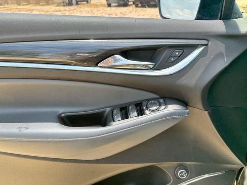 Used 2023 Buick Enclave Essence w/ Experience Buick Package FWD image 9