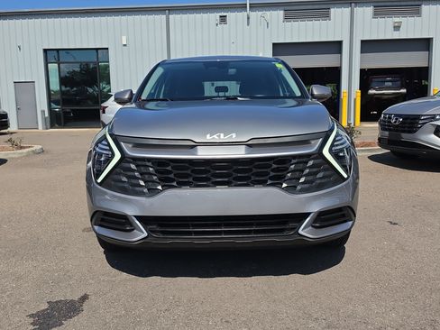 Certified 2025 Kia Sportage LX FWD image 3