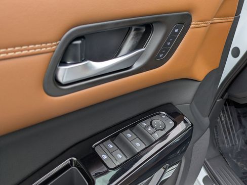 New 2026 Nissan Pathfinder Platinum image 12