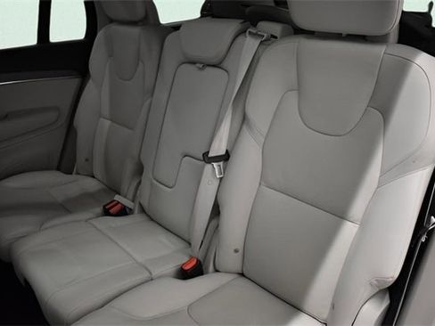 Used 2024 Volvo XC90 B6 Plus image 7