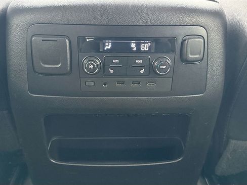 Used 2017 GMC Yukon XL SLT w/ Premium Edition image 34