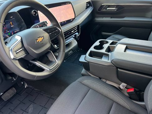 Used 2026 Chevrolet Tahoe 4WD image 11
