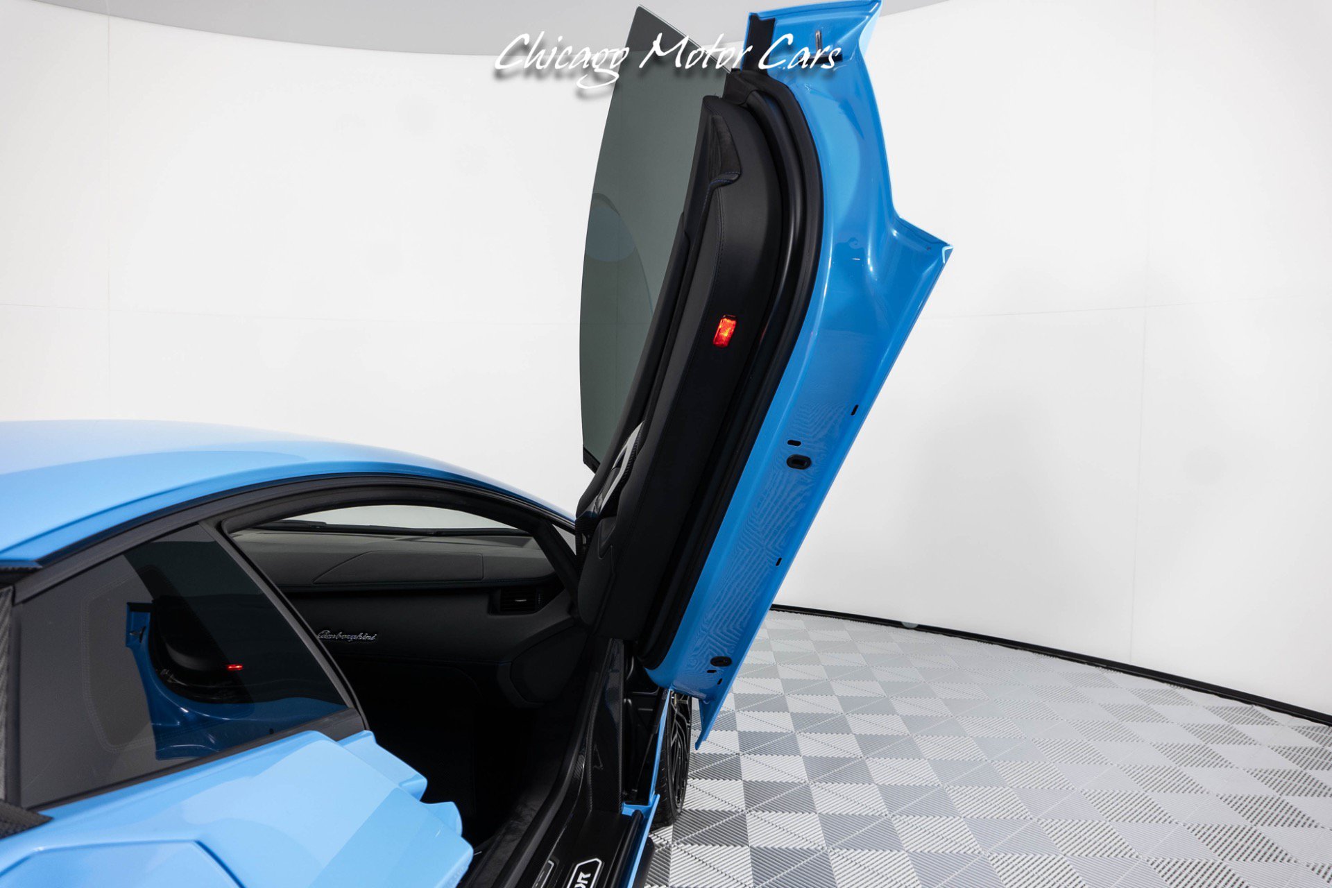 Used 2018 Lamborghini Aventador S AWD/4WD image 34