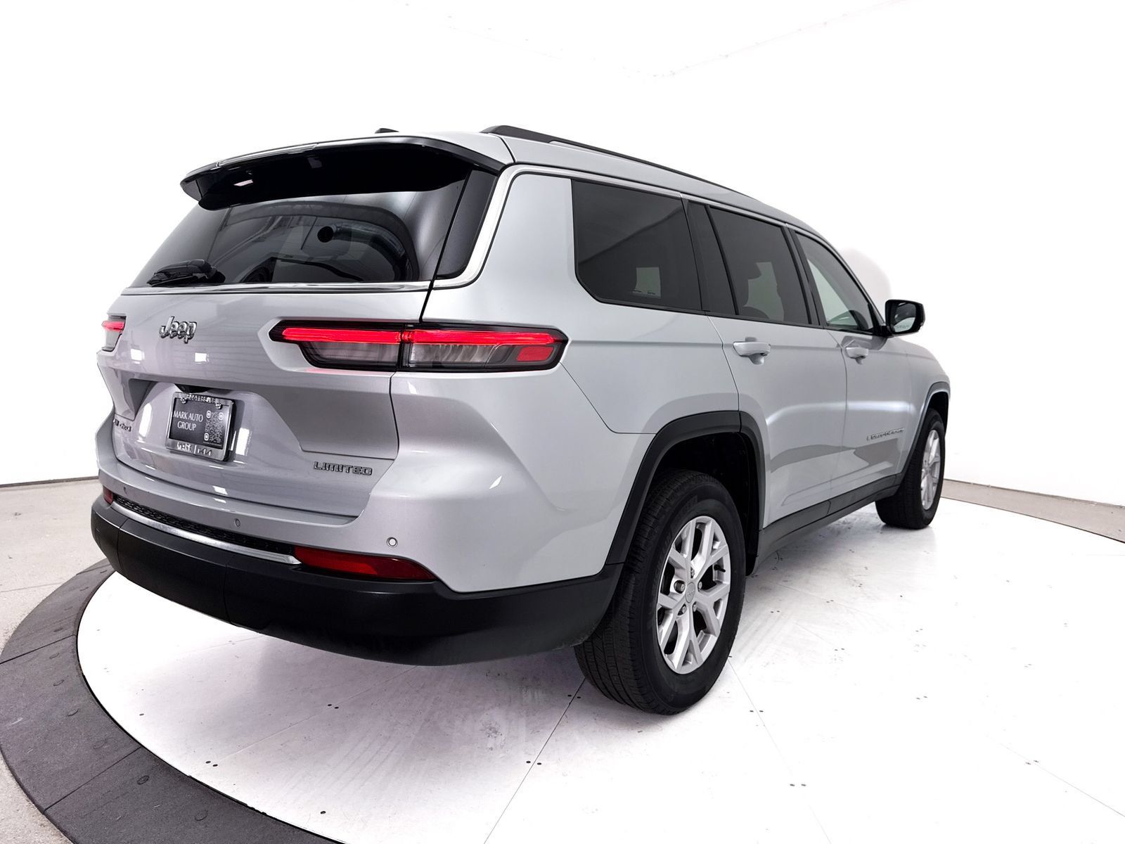 Used 2022 Jeep Grand Cherokee L Limited AWD/4WD image 20