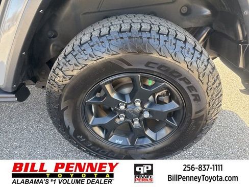 Used 2019 Jeep Wrangler Unlimited Sahara w/ Quick Order Package 24M Moab image 12