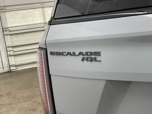 Certified 2026 Cadillac Escalade IQL Sport 1 w/ LPO, ONYX Package image 10