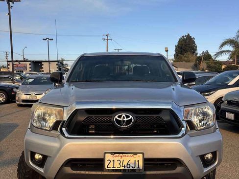 Used 2013 Toyota Tacoma PreRunner w/ SR5 Pkg RWD image 2