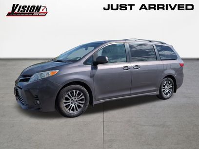 Used 2019 Toyota Sienna XLE w/ XLE Navigation Package