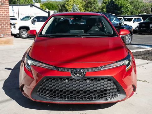 Used 2020 Toyota Corolla LE FWD image 2