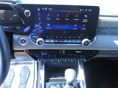 Used 2023 Chevrolet Colorado ZR2 w/ ZR2 Convenience Package III image 25