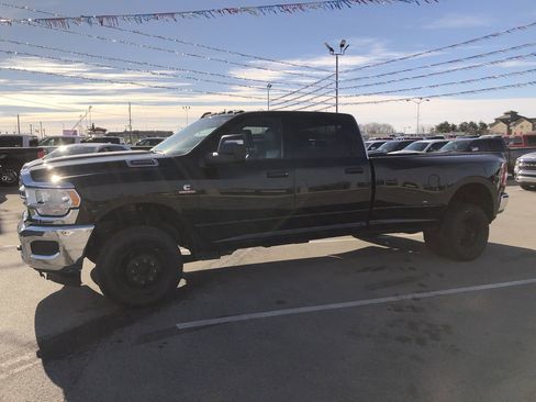 Used 2024 RAM 3500 Tradesman w/ Chrome Appearance Group image 11