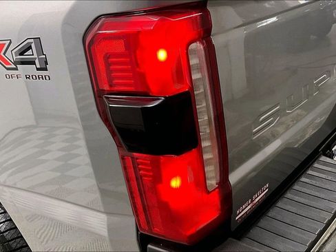Used 2024 Ford F250 Lariat w/ Lariat Ultimate Package AWD/4WD image 28