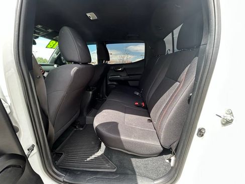Used 2018 Toyota Tacoma TRD Off-Road AWD/4WD image 26