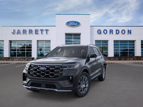 Used 2026 Ford Explorer Platinum RWD image 2