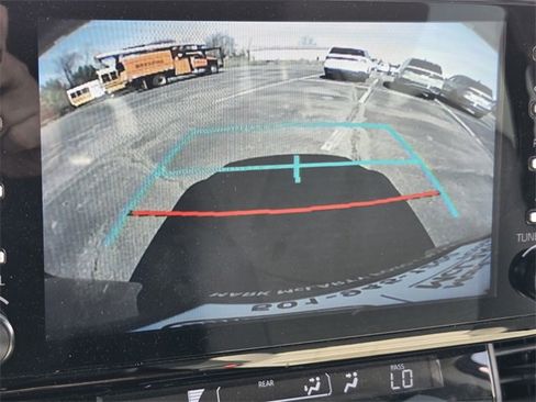 Used 2021 Toyota Sienna LE image 20