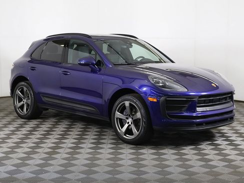 Used 2022 Porsche Macan Base image 2