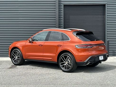 Certified 2025 Porsche Macan AWD/4WD image 3