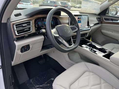 New 2026 Volkswagen Atlas SE FWD image 15