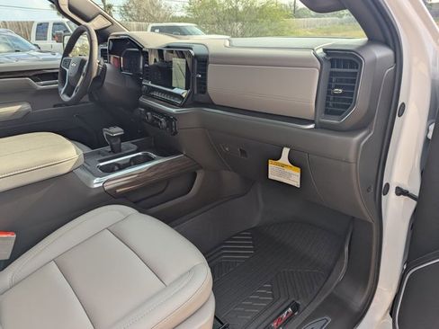 New 2026 Chevrolet Silverado 1500 LT image 18