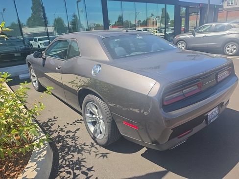 Used 2017 Dodge Challenger SXT RWD image 5