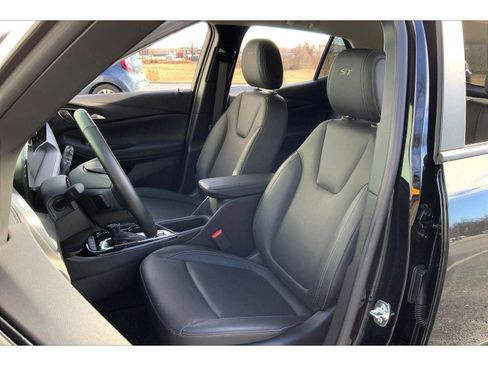 Used 2024 Buick Encore GX Sport Touring w/ Comfort Package image 21